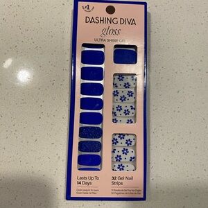 Dashing Diva Gloss Ultra Shine Gel Press-On Nails - Blue Floral